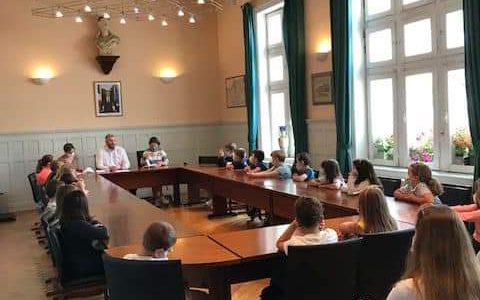 JEUNESSE : visite des enfants de notre école à la mairie et rencontre avec notre Maire