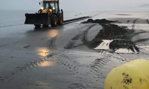 PLAGE : la pose des bouées de 300 mètres a été effectuée ces derniers jours au petit matin