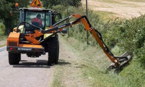 TRAVAUX: fauchage sur les routes communales