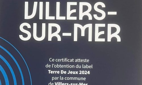 SPORT : le label « Villers-sur-Mer – Terre de jeux 2024 » est arrivé en Mairie! La classe