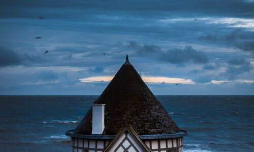 Cette semaine, la photo du lundi est signée zupperpics et nous transporte sur une mer sauvage et magnifique.